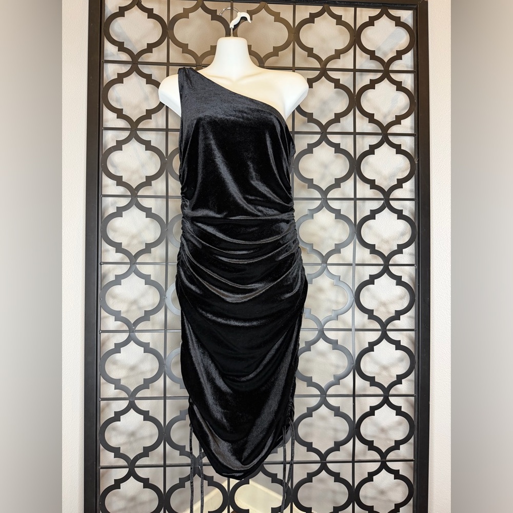 House of Harlow 1960 Black Velvet One-Shoulder Dress